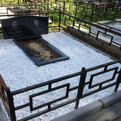 Семейный памятник из гранита